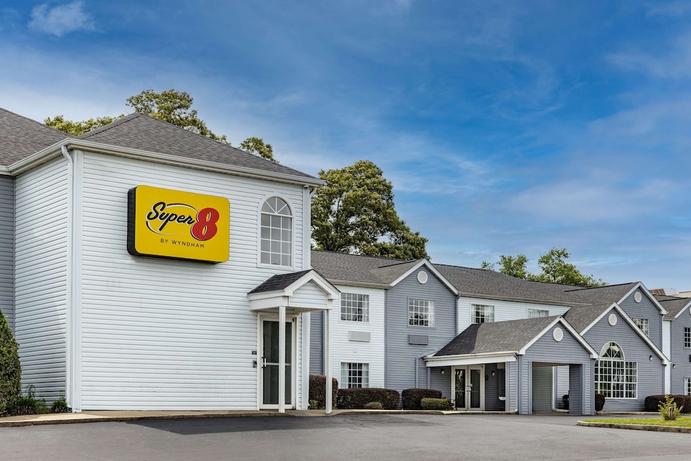 Super 8 By Wyndham Pensacola 3/49