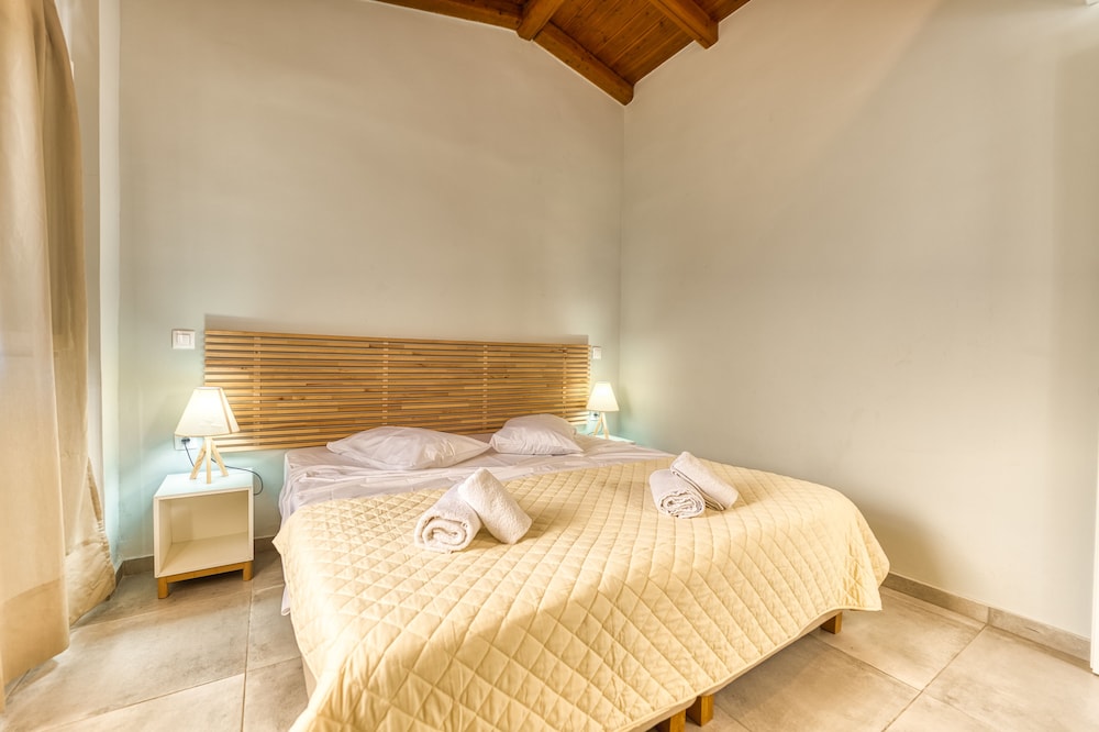 2 BEDROOMS, APARTMENT