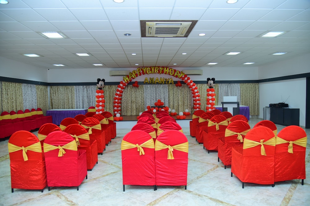 Lion Lords Inn Rajula 30/35