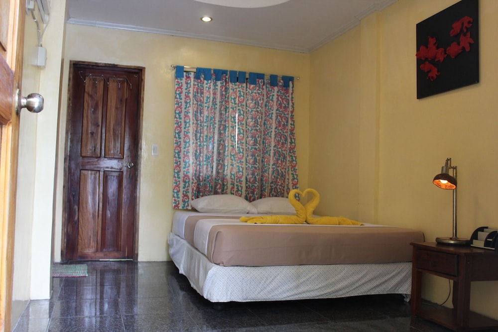 Escurel Inn 13/24