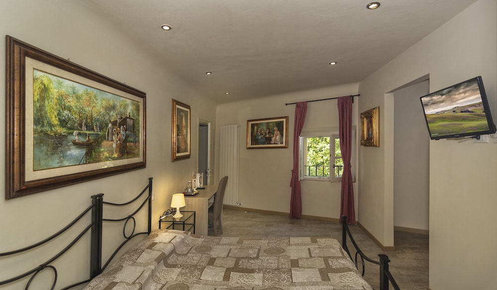 Art Gallery B&B 3/33