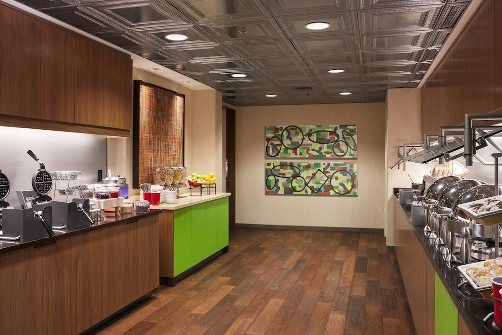Residence Inn By Marriott Boston Downtown Seaport 39/45