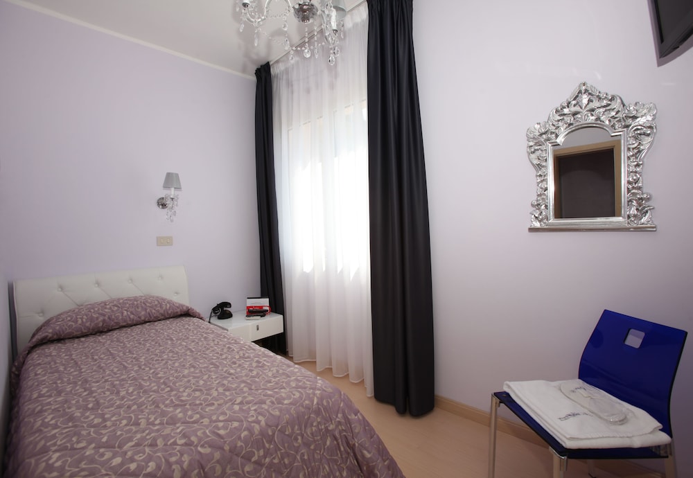 Hotel Blumarin 12/39