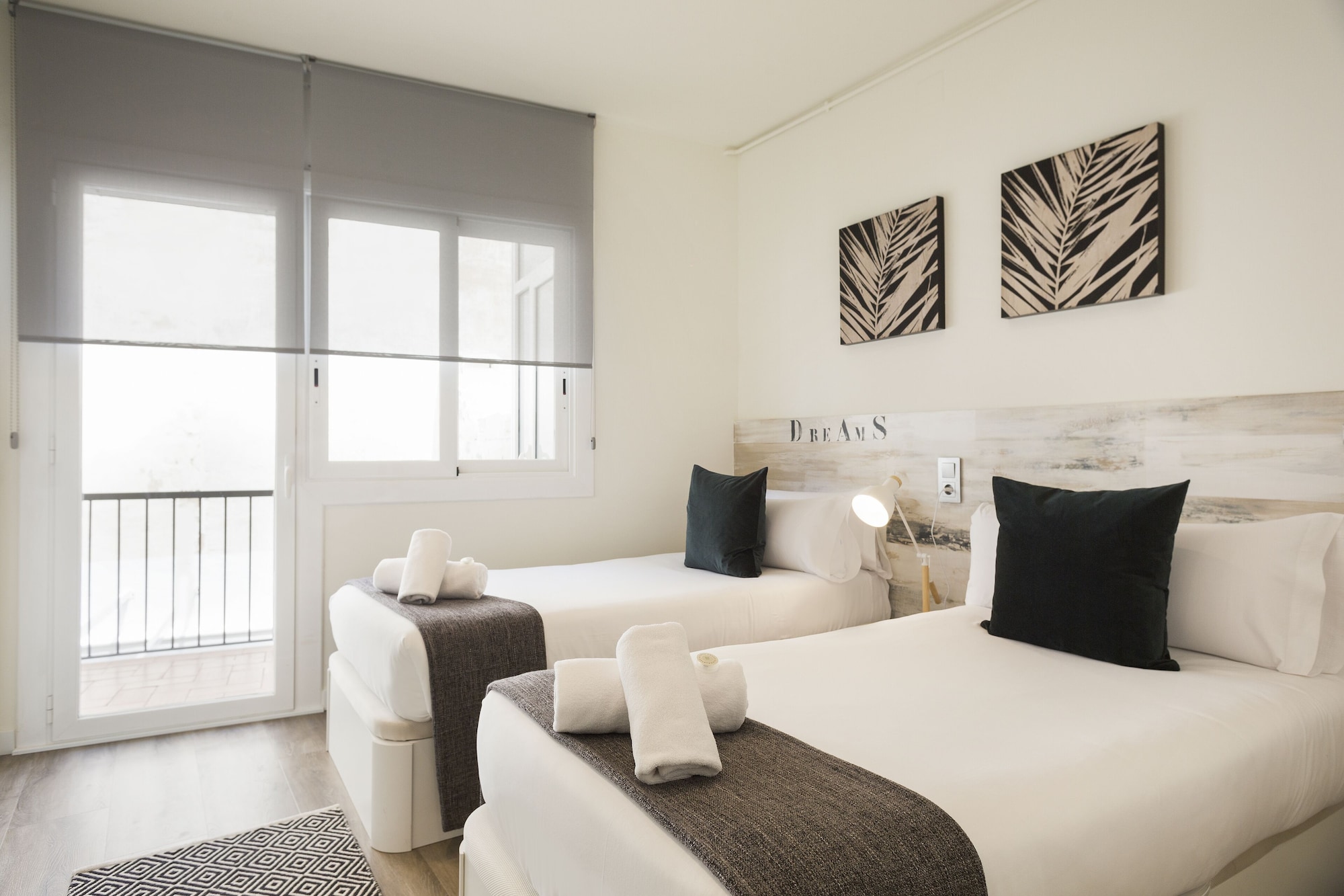 3 BEDROOMS, DELUXE, APARTMENT, BEACH FRONT, SEA VIEW