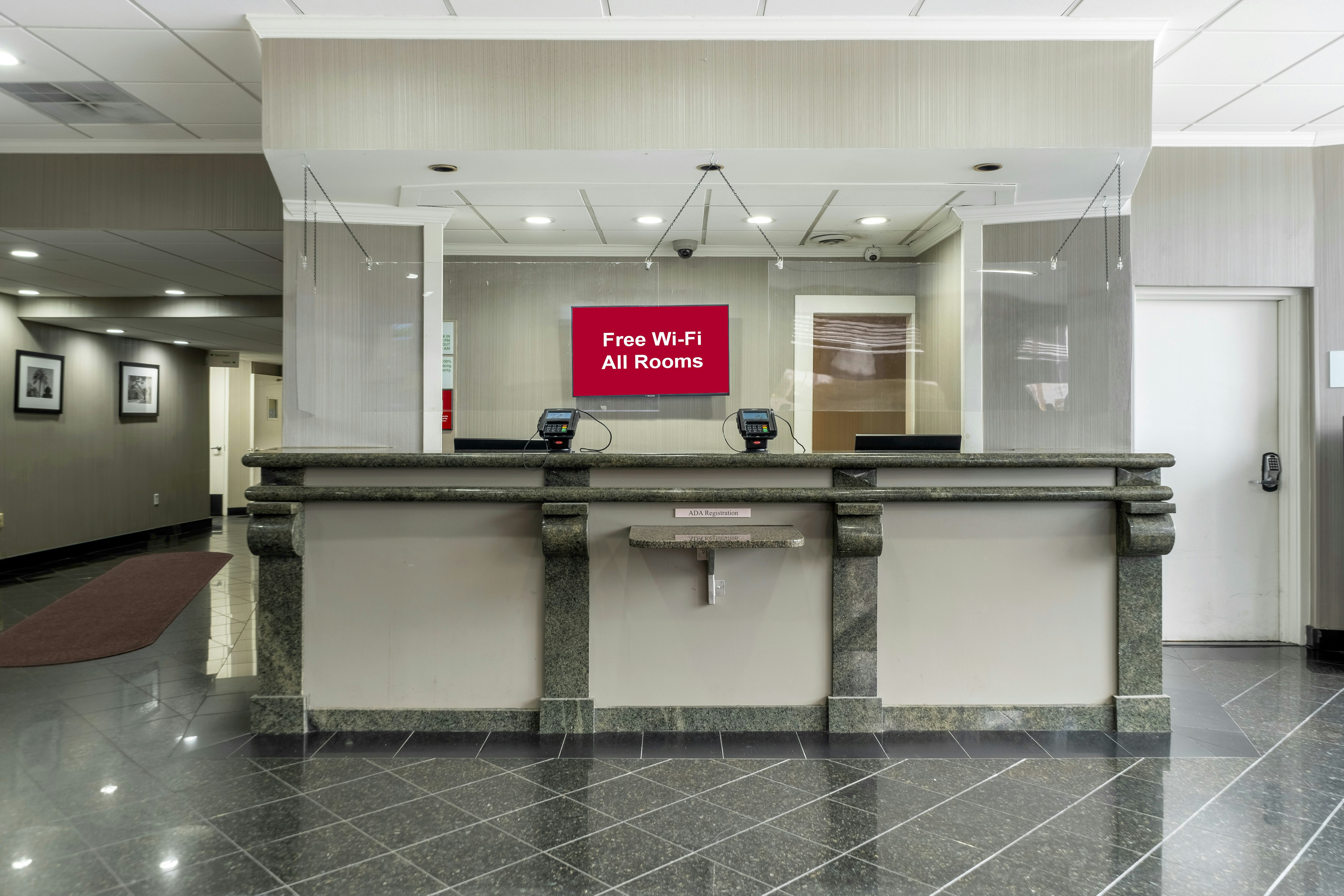 Lobby at Red Roof Plus Newark Carteret, CARTERET - NJ