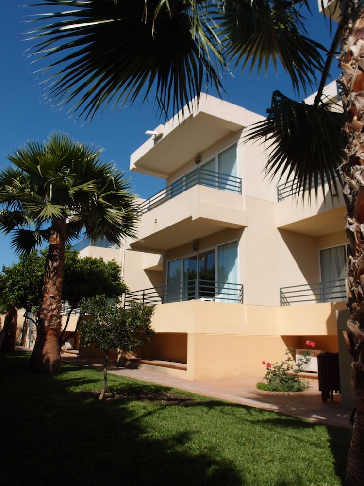 HOTEL ABRIL