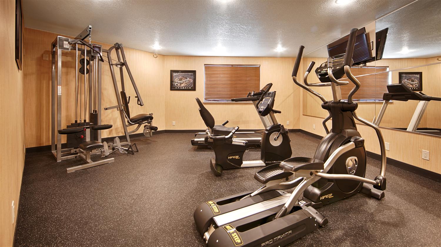 Best Western San Dimas Hotel & Suites 18/40