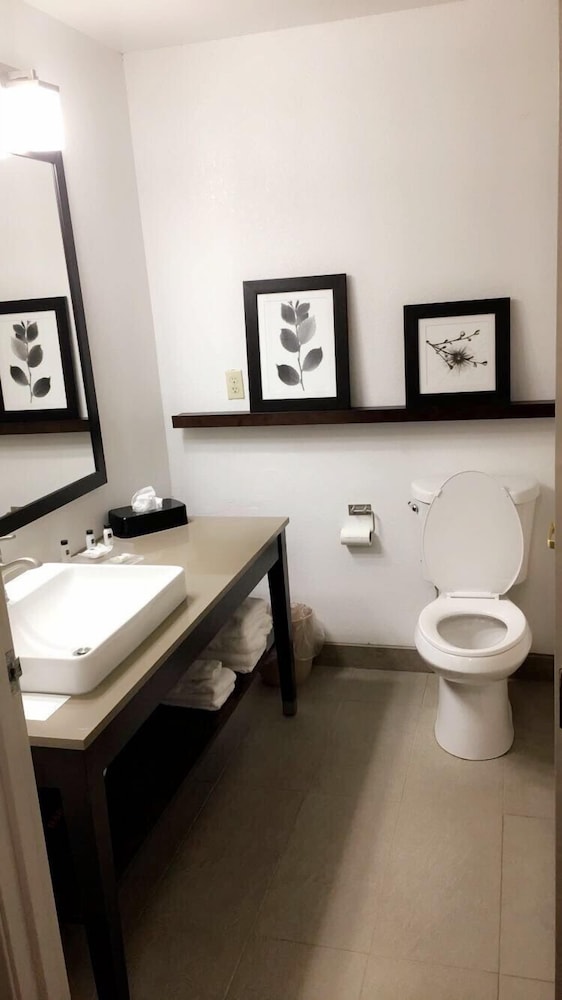 Country Inn & Suites By Radisson Indianapolis South IN 22/32