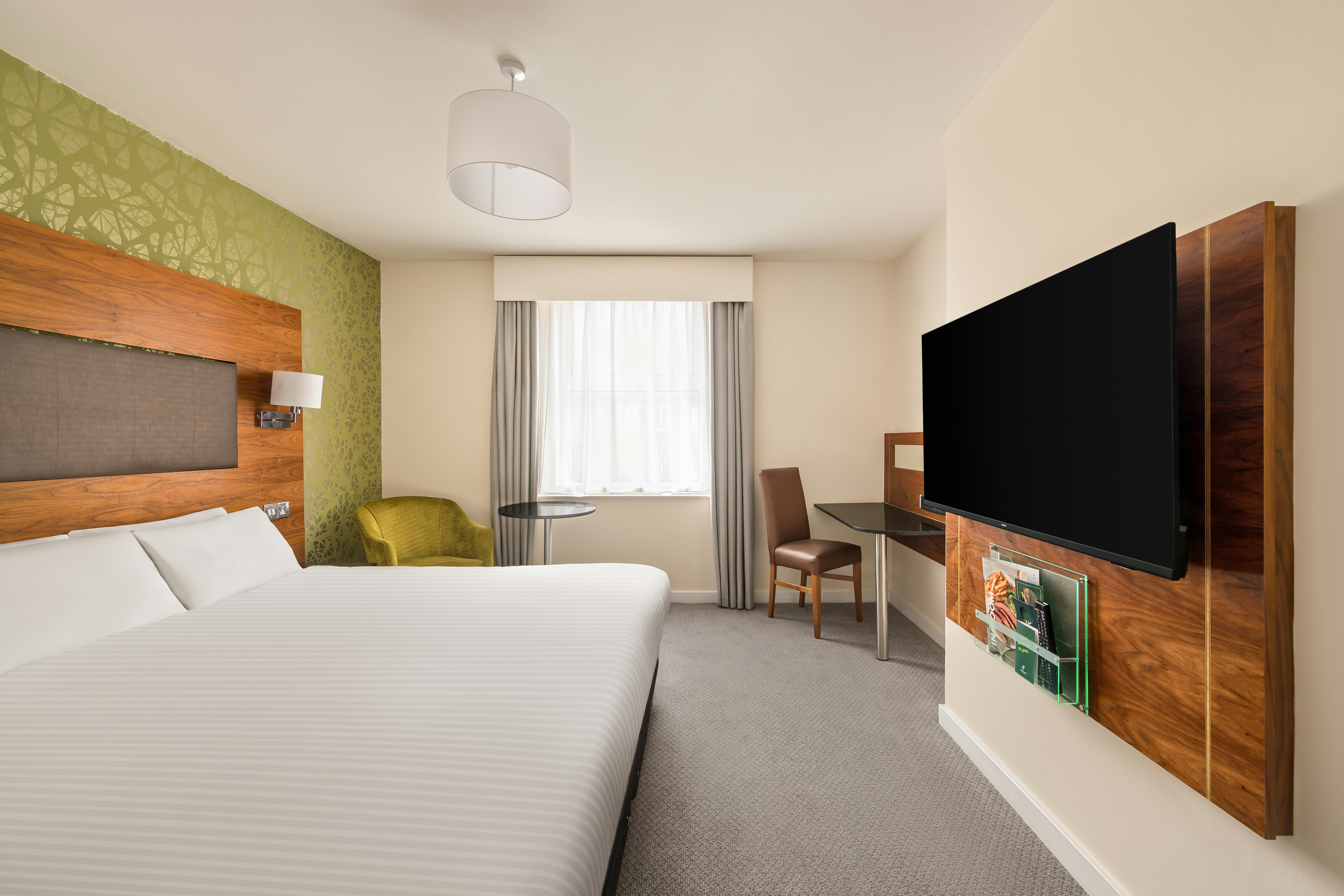 Leisure, King Bed
