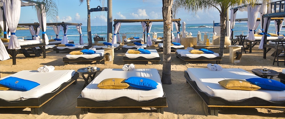 Lifestyle Tropical Beach Resort & Spa 20/40