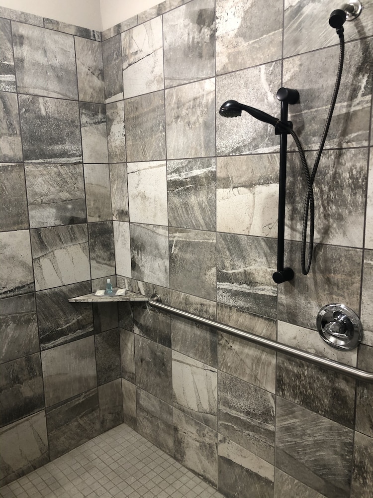 MainStay Suites Odessa I-20 TX 4/23