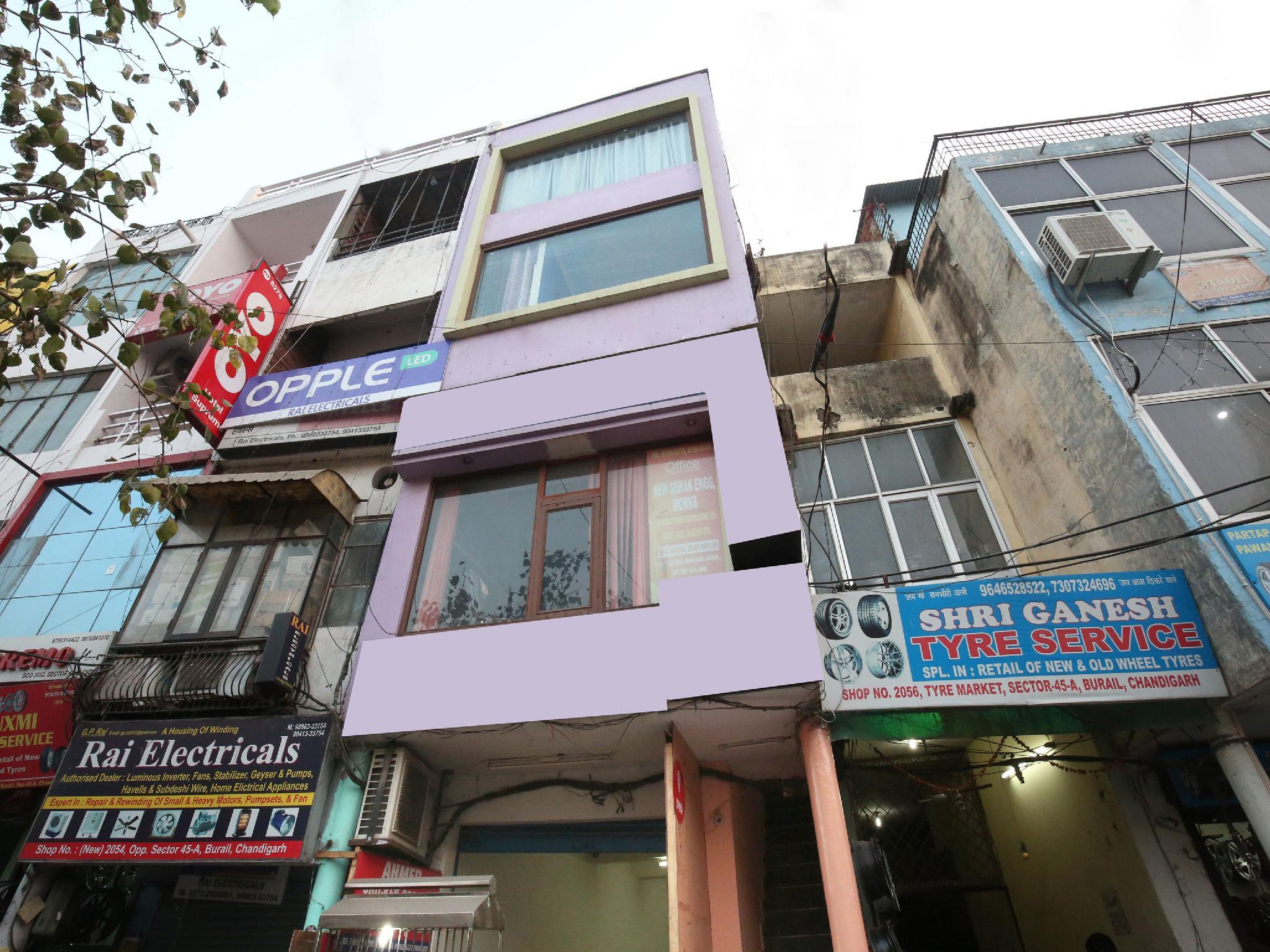 Oyo 10384 Hotel Rajesh Palace 4/30