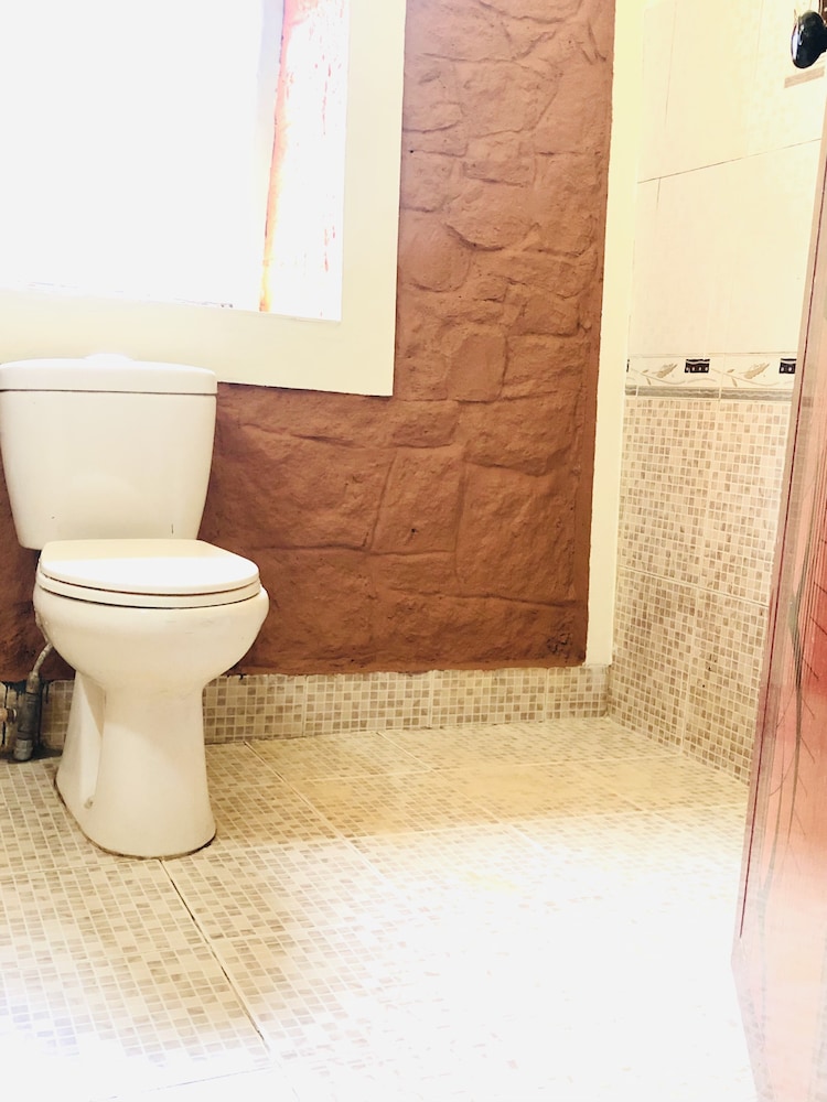 PUNARJANI AYURVEDIC RESORTS 63/64