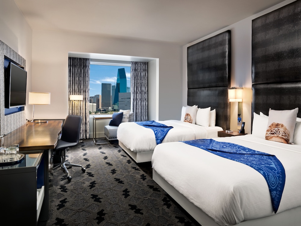 Deluxe, 2 Queen Beds, Accessible