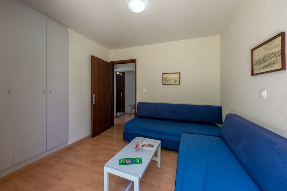 7 Palms Hotel Apartments 30/49