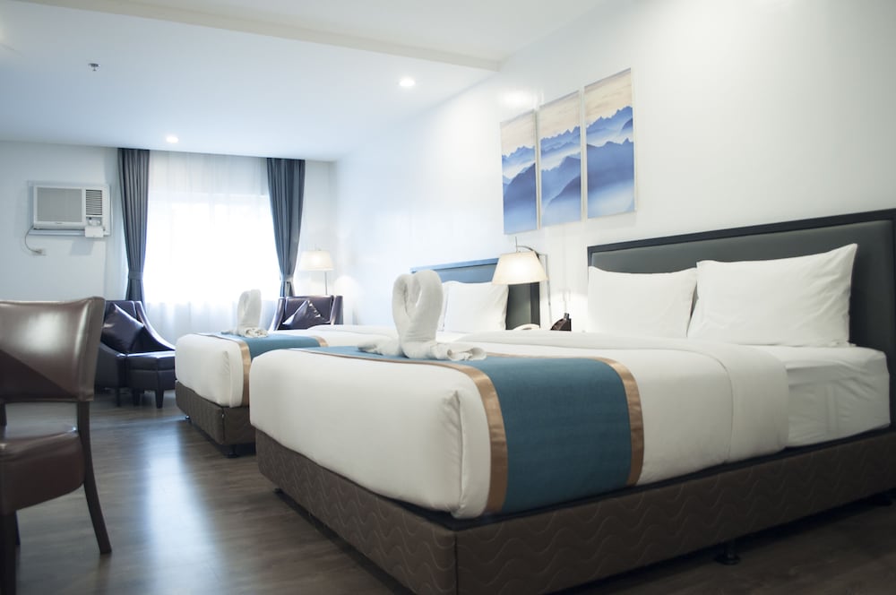 The Studio 89 Residences 11/64