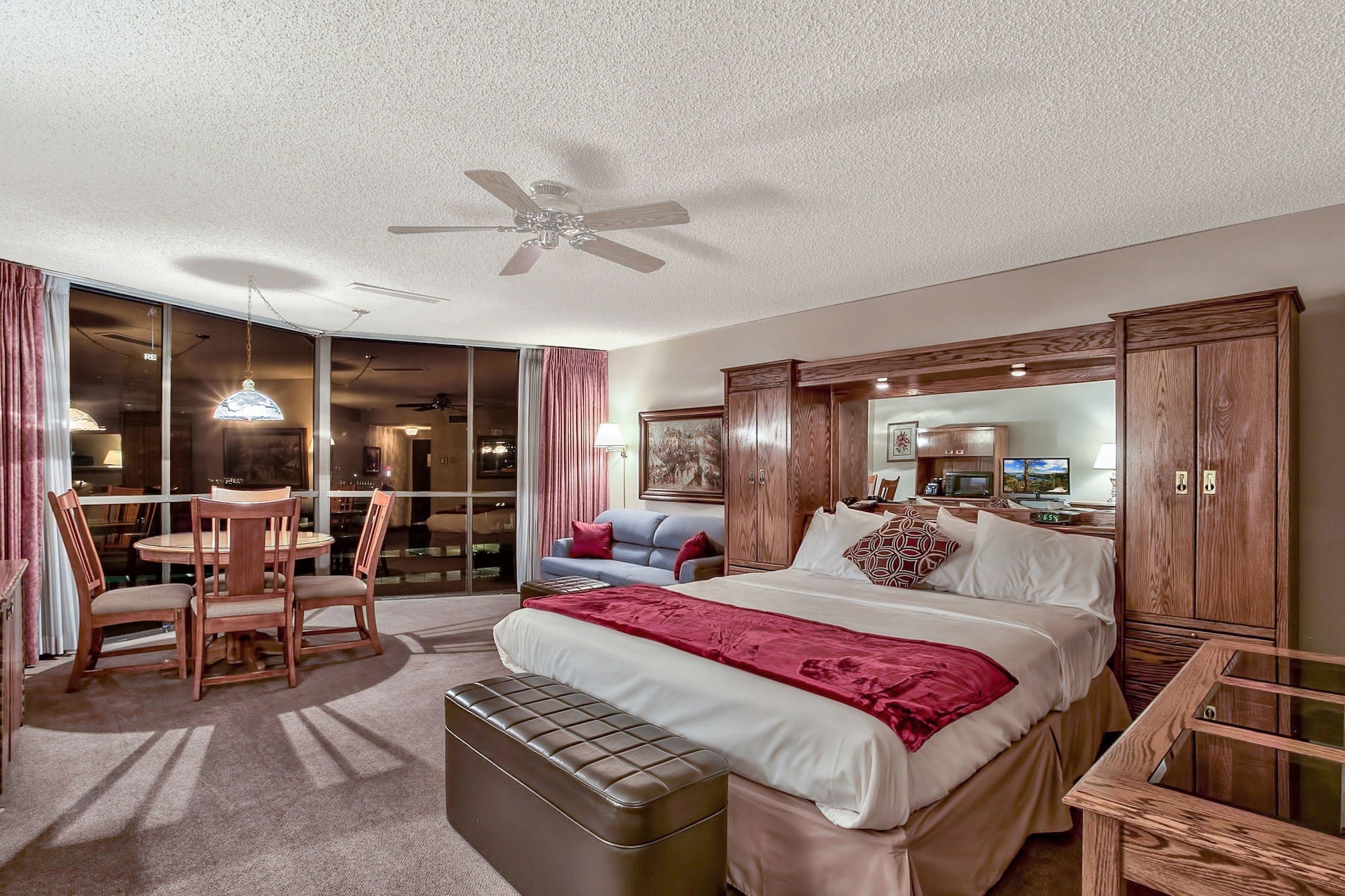 DELUXE, KING BED, SOFA