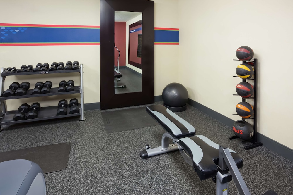 Hampton Inn Fairmont 25/54