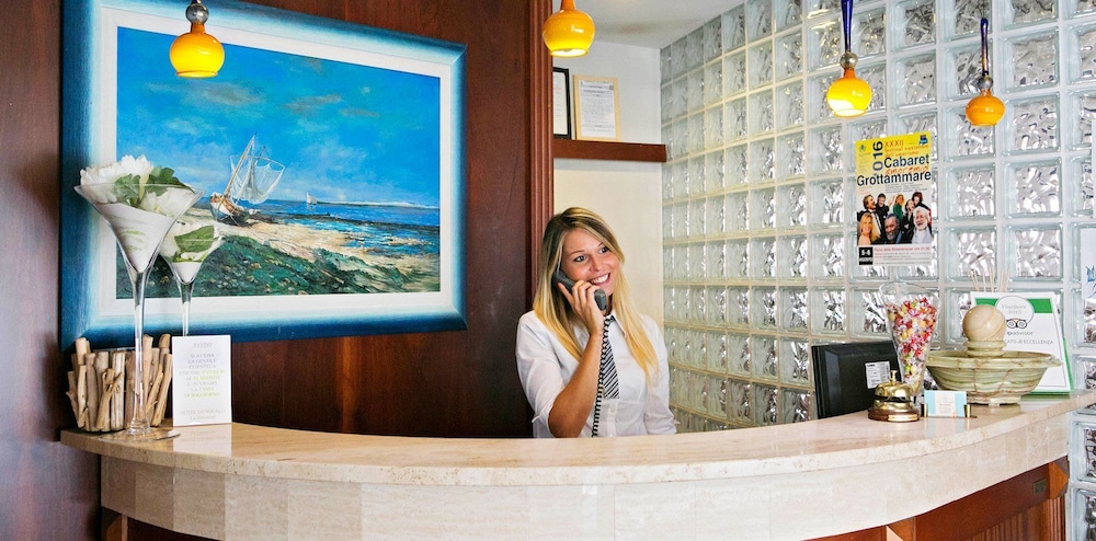 Hotel Lo Squalo 3/41