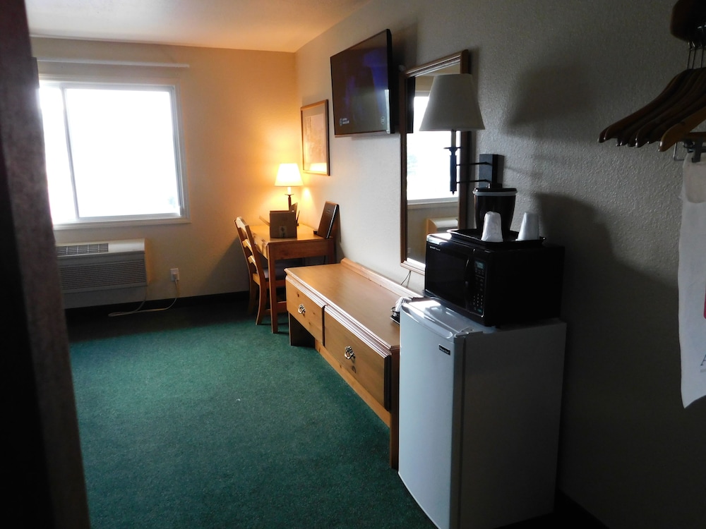Americinn By Wyndham Oscoda Near Ausable River 26/40