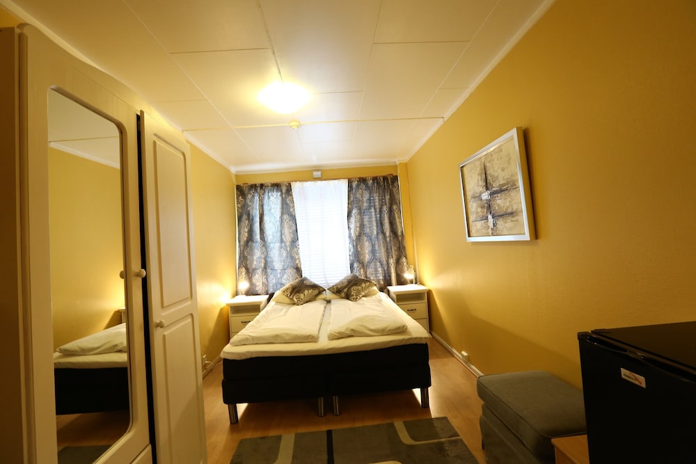 Barents Frokosthotell 12/60