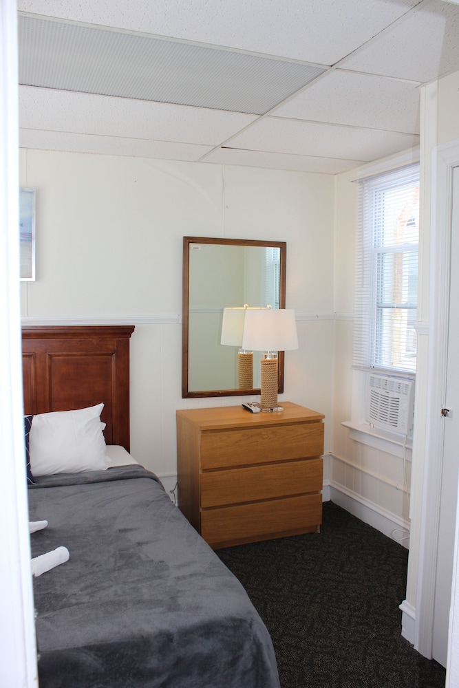 Blue Water Inn 11/46