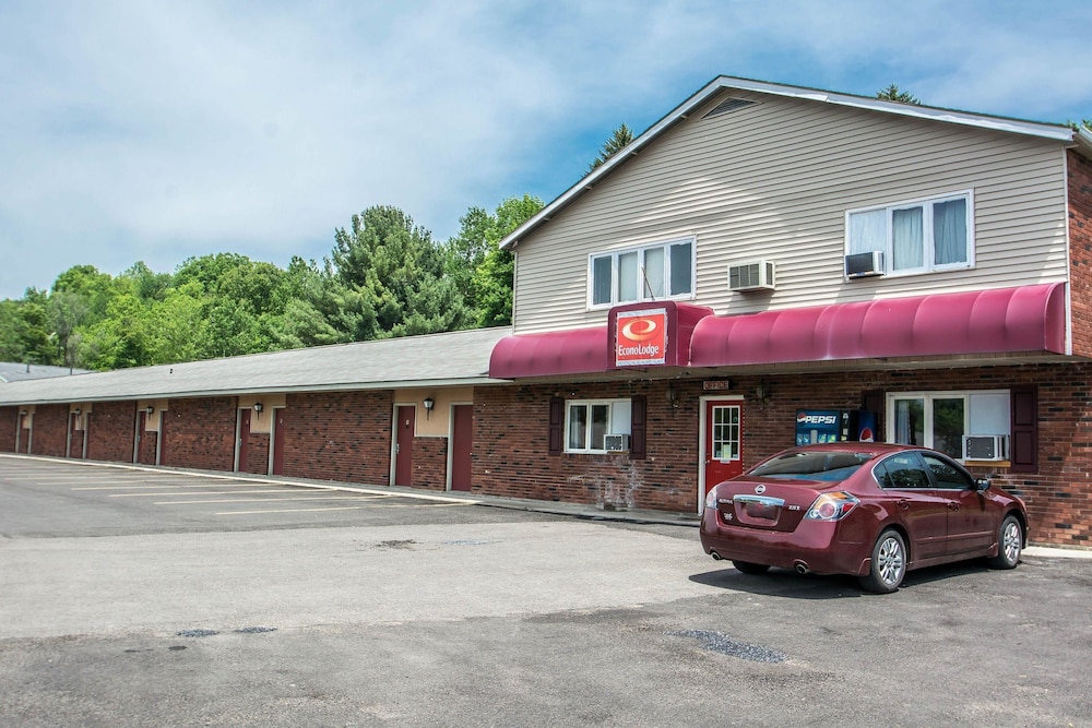 Econo Lodge Hornell 1/41