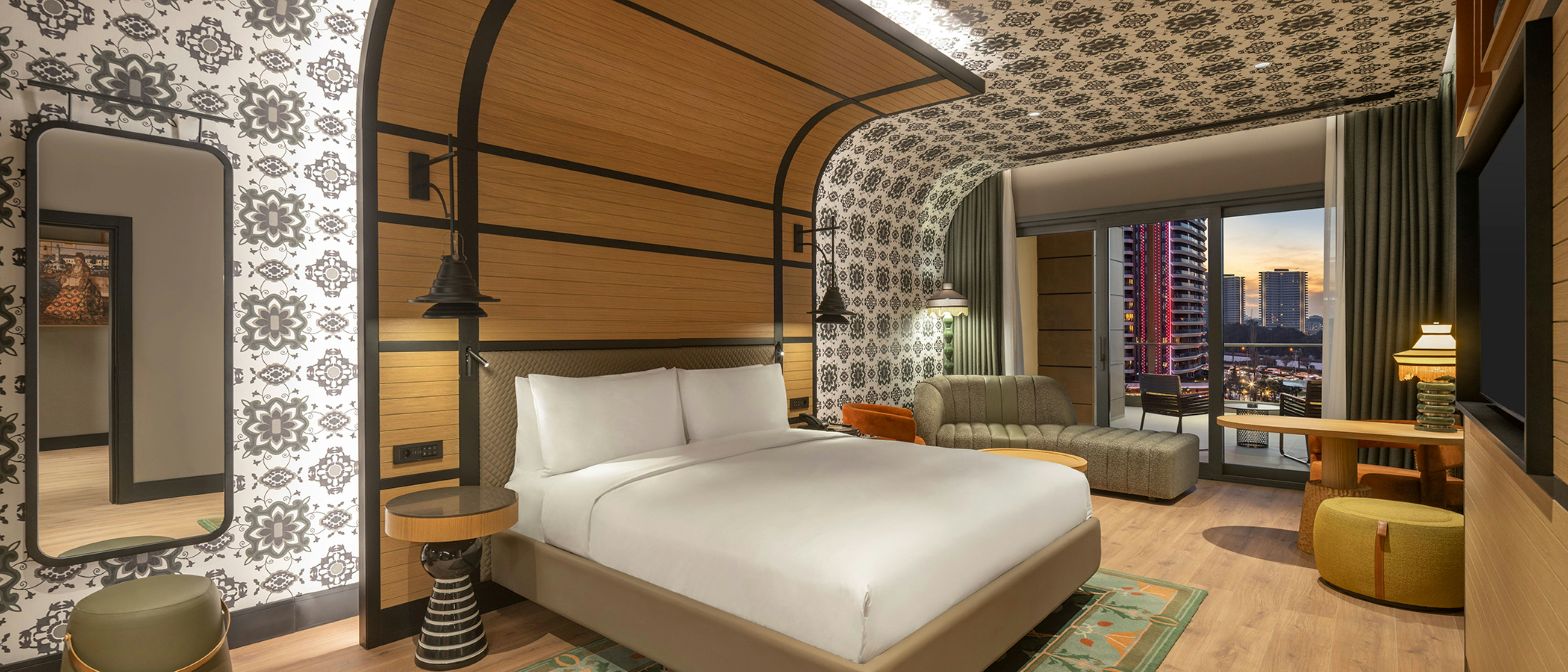 1 BEDROOM, DELUXE, SUITE, KING BED, TERRACE