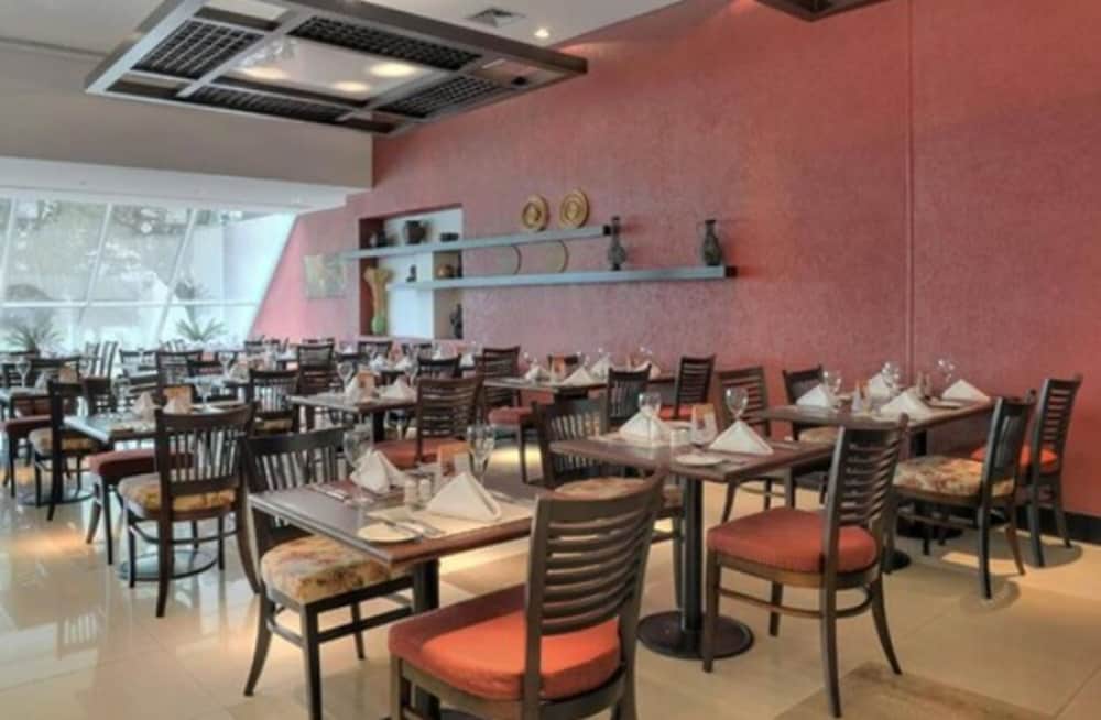 Hotel Deville Prime Cuiaba 63/86