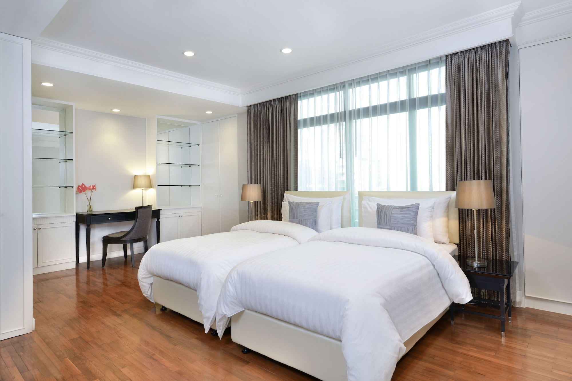 GRAND, FAMILY SUITE
