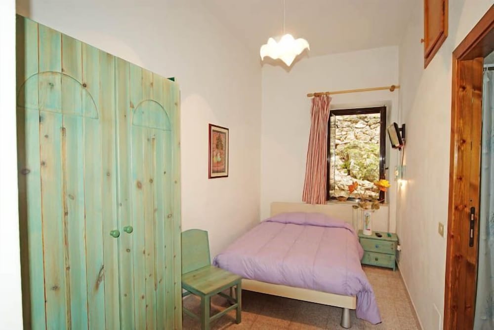 Enis Monte Maccione 23/66