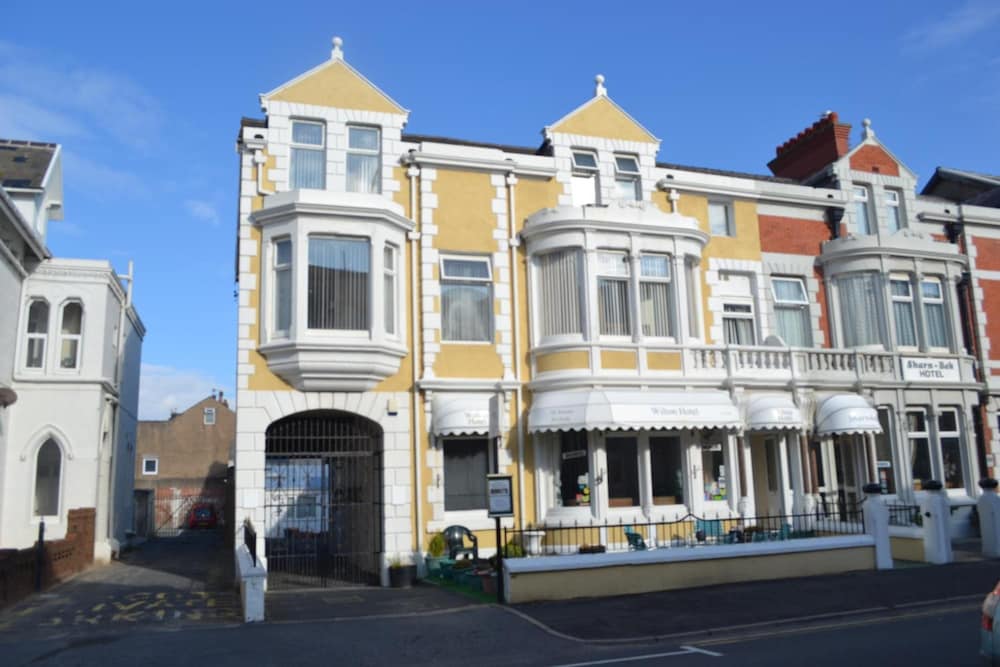 The Wilton Hotel 5/50