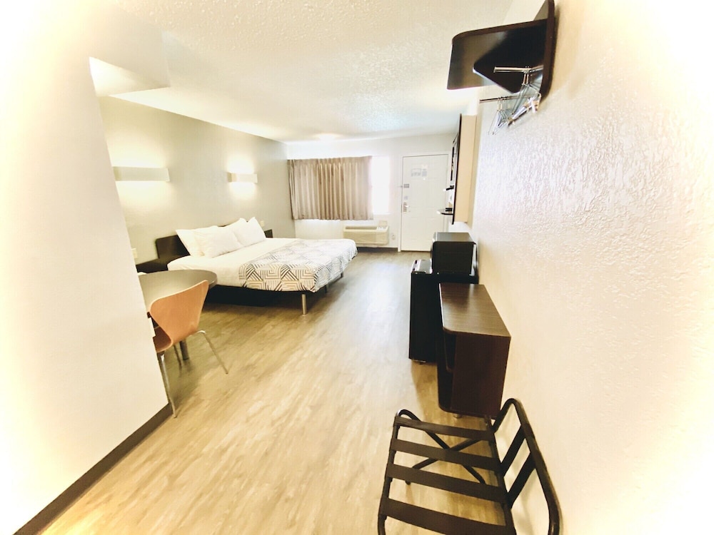 Motel6 Boerne, TX 36/60