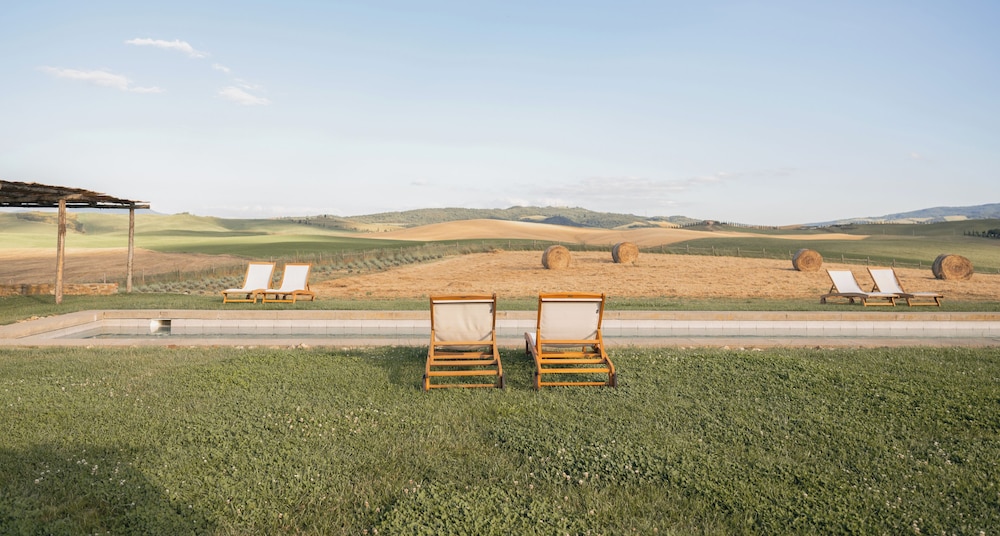 LOCANDA IN TUSCANY 35/50