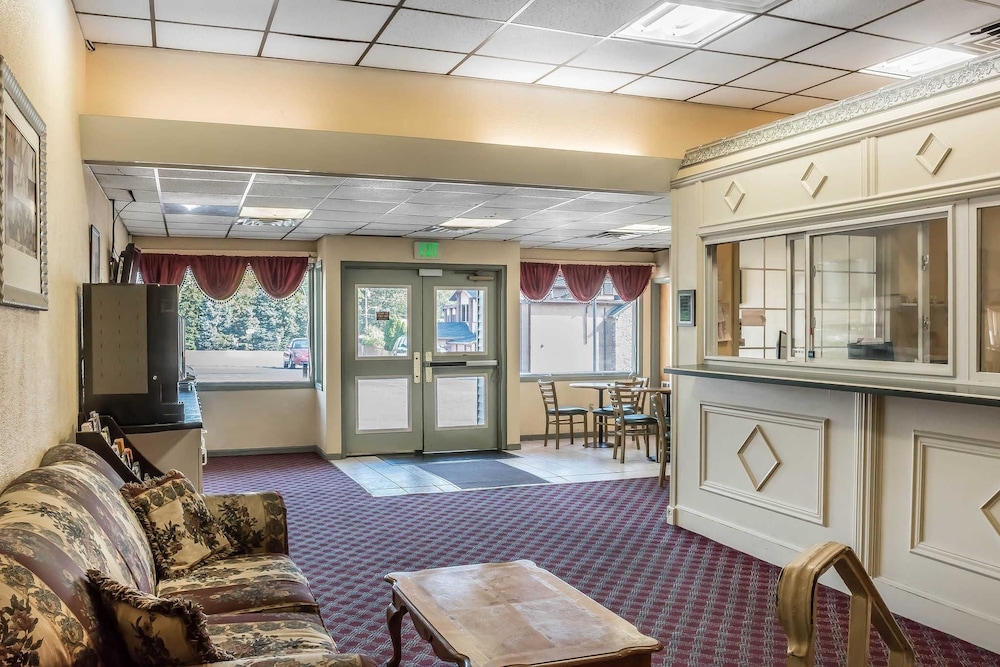 Econo Lodge Airport Reading PA 29/37
