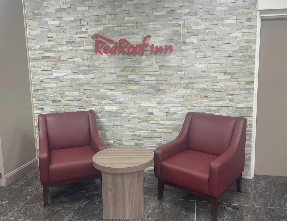 Red Roof Inn Orangeburg 25/34