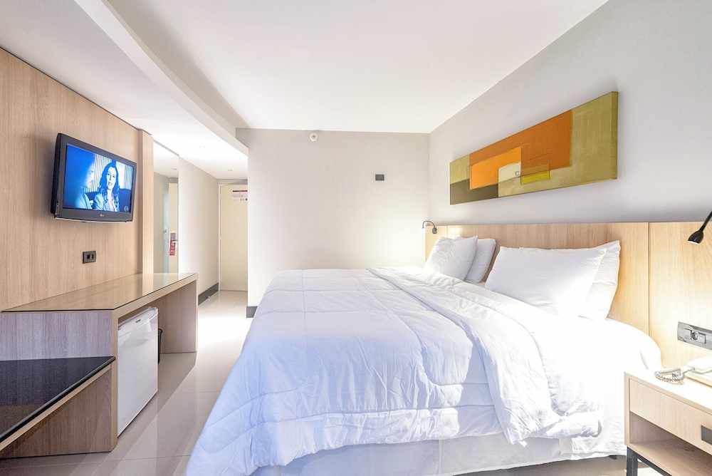 LUXURY, DOUBLE OR TWIN BED