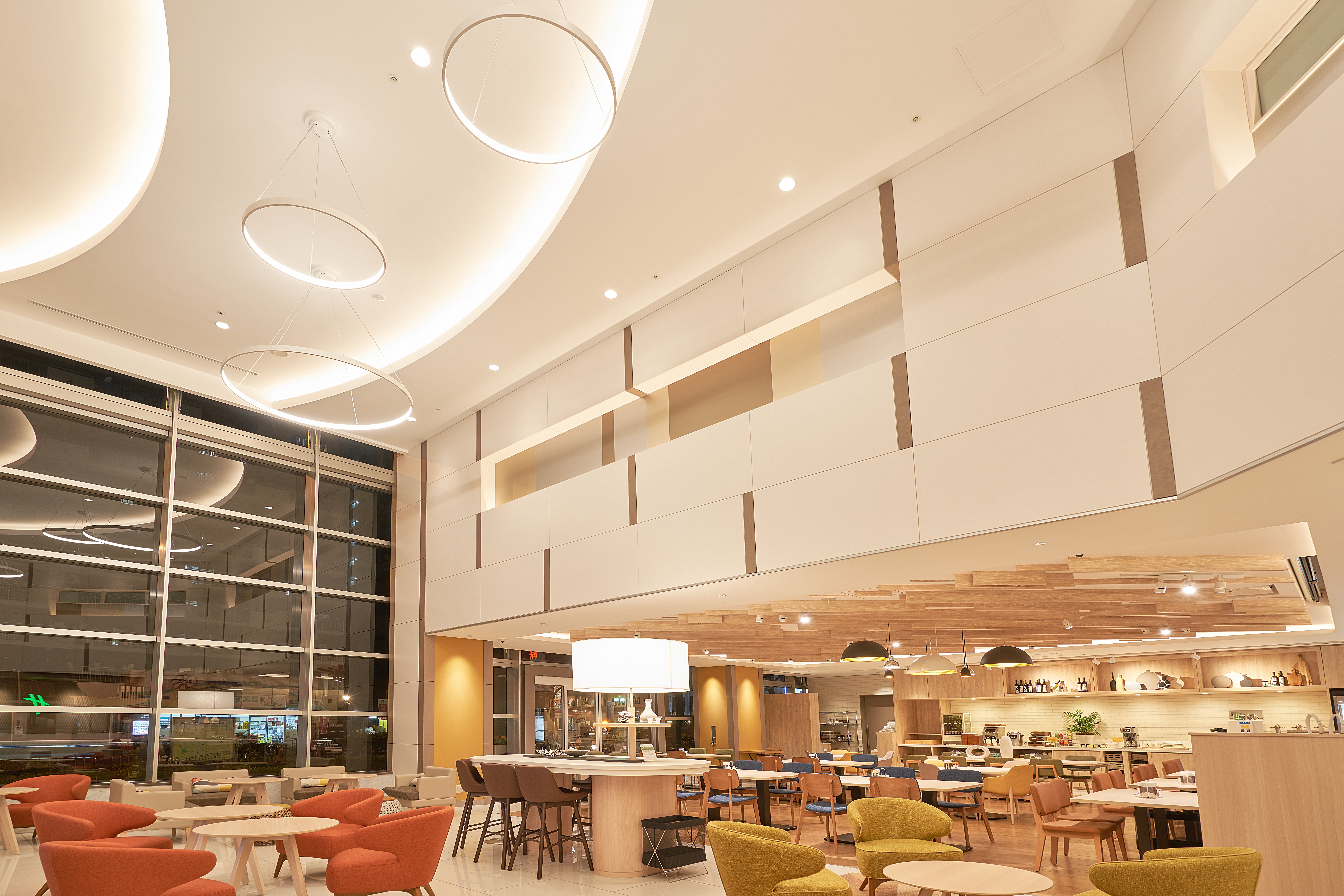 Holiday Inn And Suites Shin Osaka An Ihg Hotel 57/76