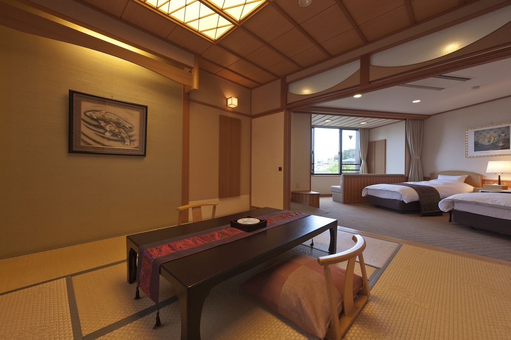 Ooike Hotel 14/50