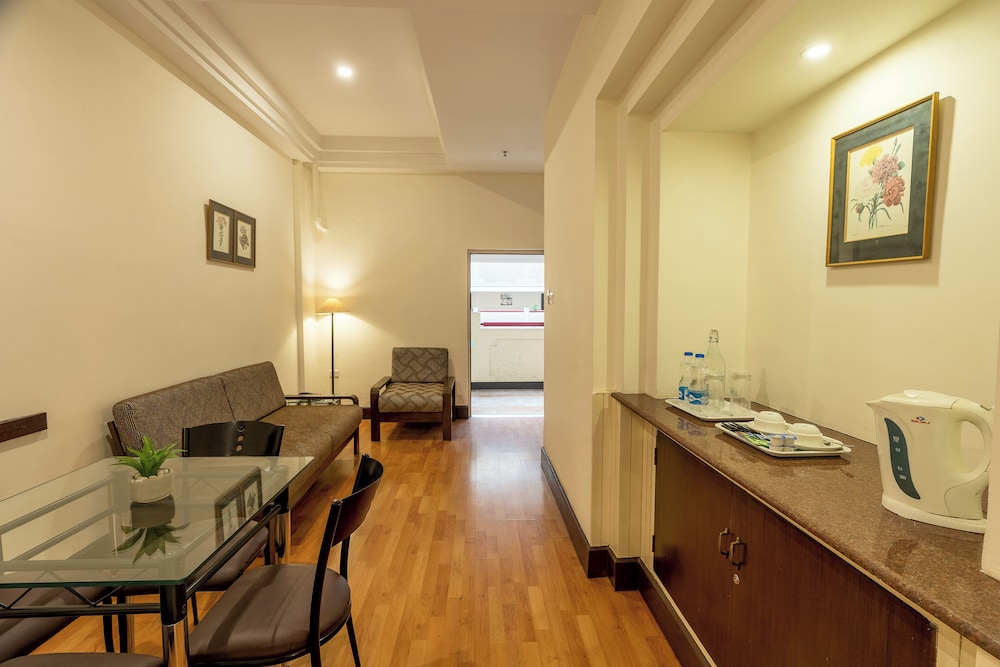 Ivory Tower Hotel 18/37