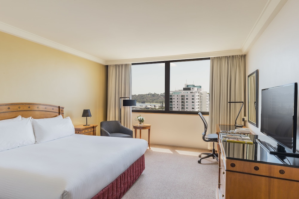 PAN PACIFIC PERTH 24/71