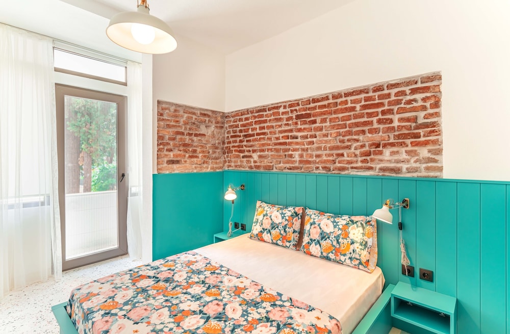 Be Bold Hostel 8/43
