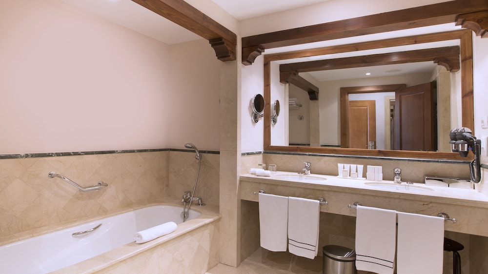 The Level At Melia Villaitana 48/50