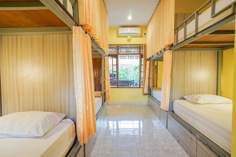 Kememai Hostel 12/50