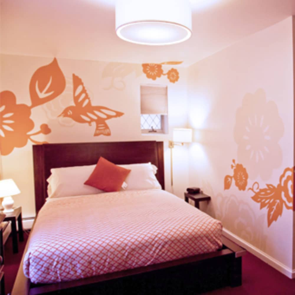 Queen Anne Bed And Breakfast 11/70
