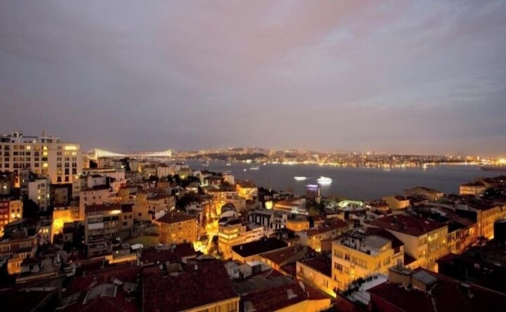 Cihangir Hotel 42/47