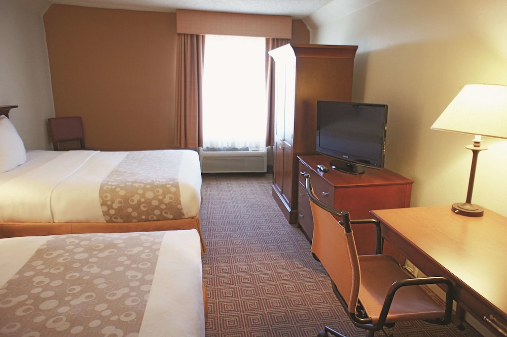 La Quinta Inn & Suites by Wyndham Stamford / New York City 19/59