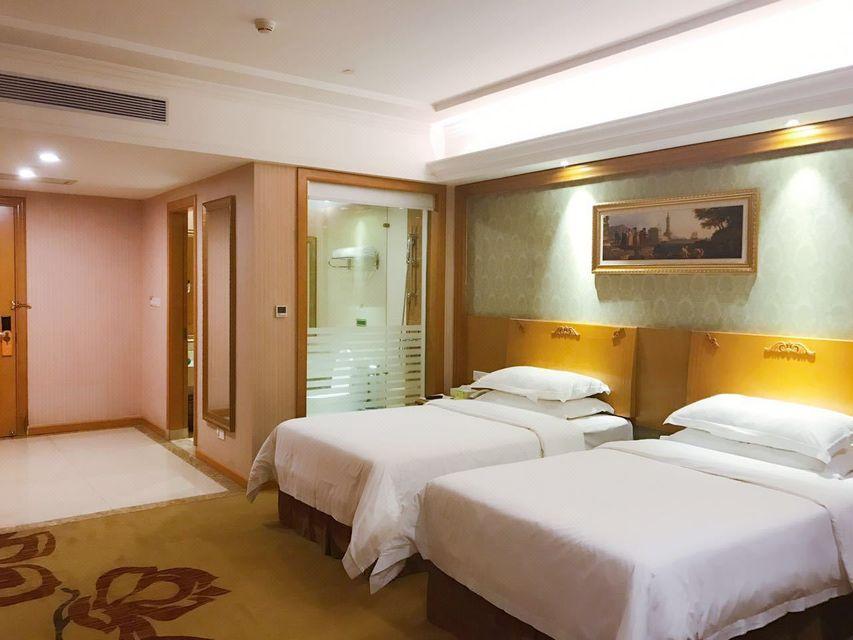 Standard, Twin Beds, No Window