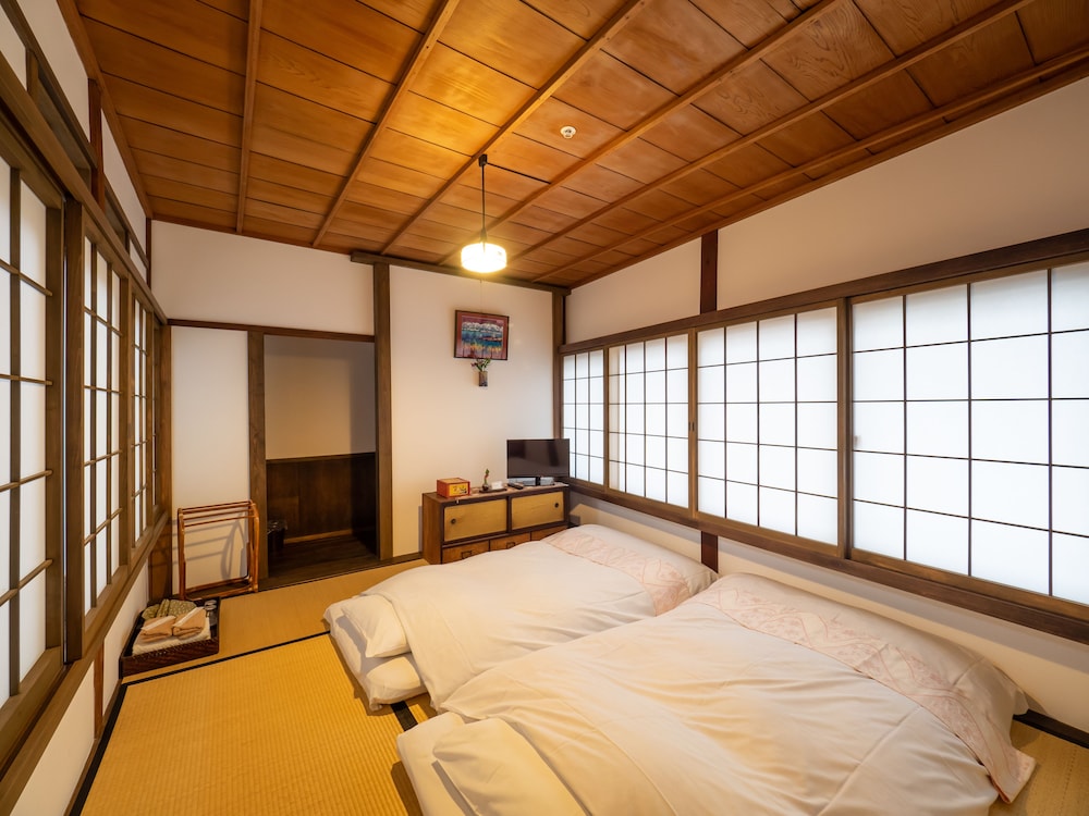 Inase Otsu Machiya Bed & Breakfast 10/68