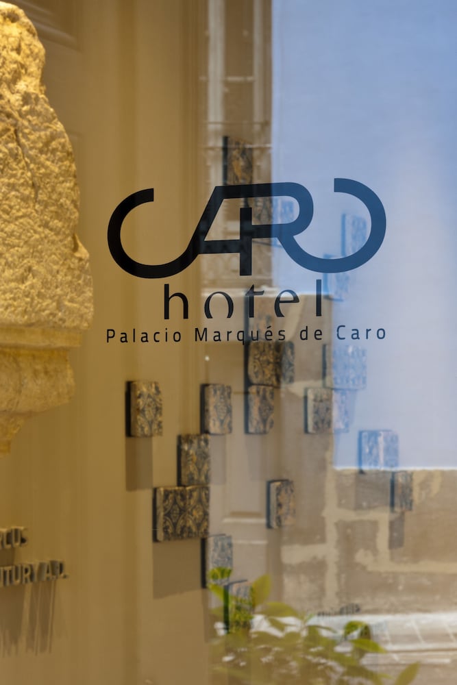 CARO HOTEL 65/71